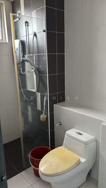 Servis Apartment untuk Disewa di D'Ambience Residences (Pangsapuri Ikatan Flora) - Le Ching . - Bathroom - PropertyGuru.com.my