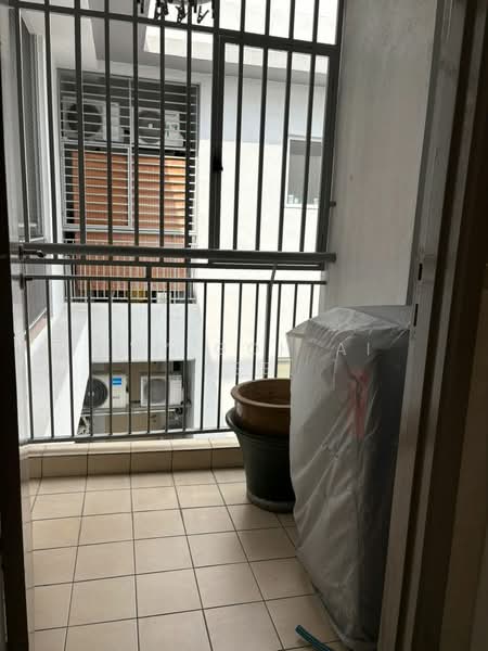Servis Apartment untuk Disewa di Casa Suites - Ivy Goh Ai Bee - Balcony - PropertyGuru.com.my