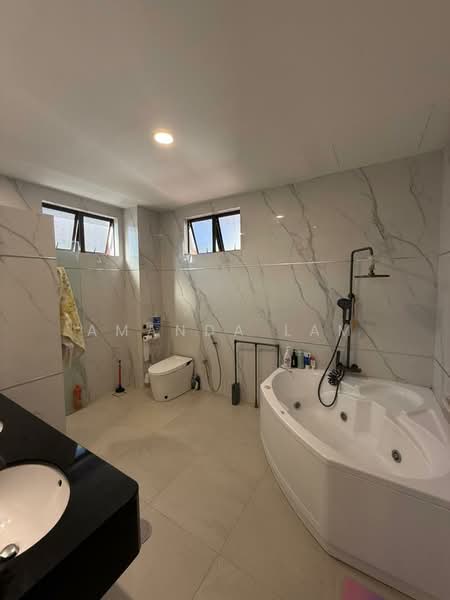 Rumah Banglo untuk Disewa di Bayan Lepas (Penang) - Amanda Lam - Bathroom - PropertyGuru.com.my
