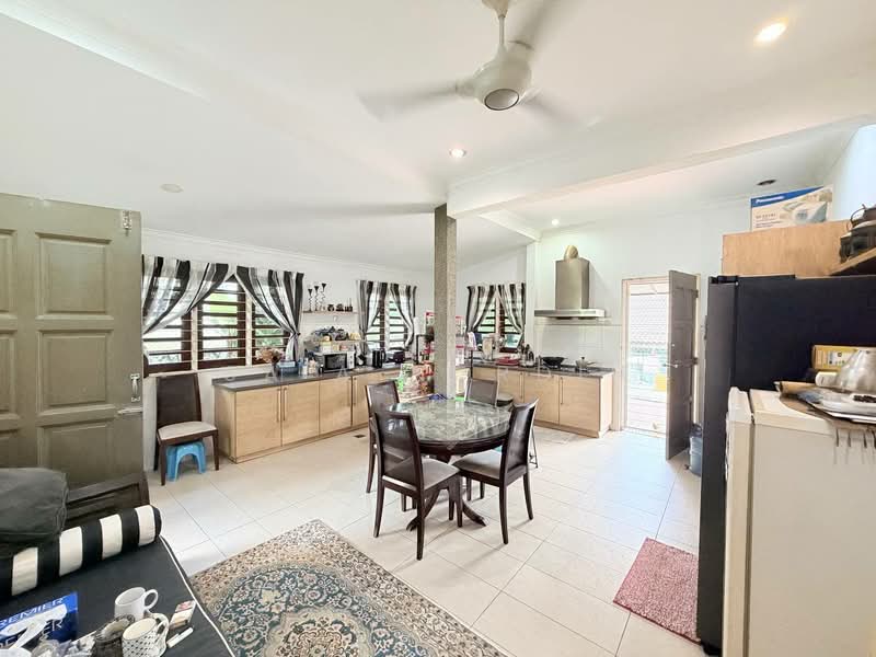 Bungalow for Sale in Seksyen 11 (Petaling Jaya) - Sa'a Nordin - Kitchen - PropertyGuru.com.my