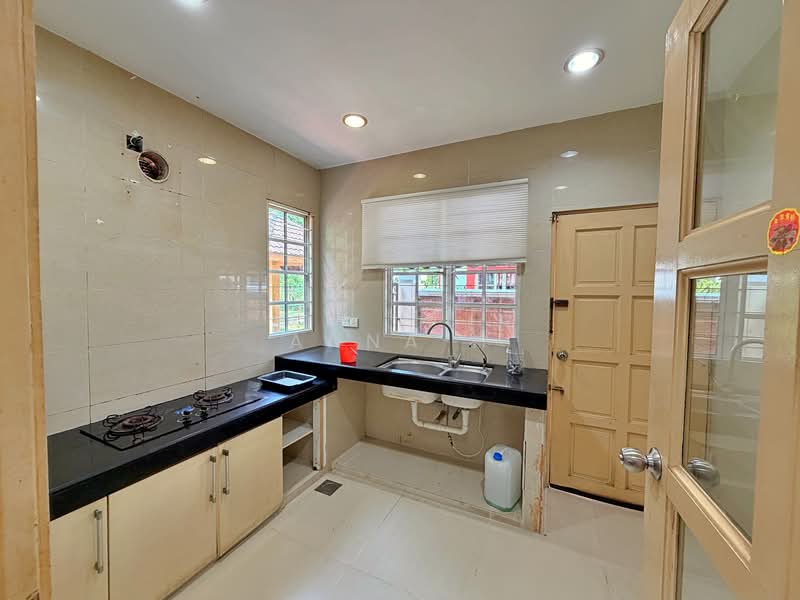 Rumah Teres 3 Tingkat untuk Dijual di Taman Bukit Segar Jaya 2 (Cheras) - Anna H - Kitchen - PropertyGuru.com.my
