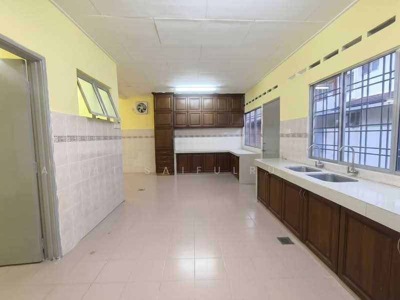 Rumah Teres 2 Tingkat untuk Disewa di Subang Jaya (Selangor) - Aizat Saifulrullah - Kitchen - PropertyGuru.com.my