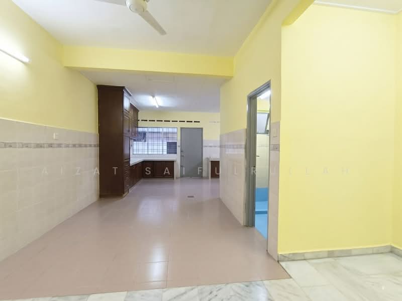 Rumah Teres 2 Tingkat untuk Disewa di Subang Jaya (Selangor) - Aizat Saifulrullah - Kitchen - PropertyGuru.com.my