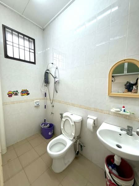 Rumah Teres 1 Tingkat untuk Dijual di Taman Seri Austin (Tebrau) - Karl Lim - Bathroom - PropertyGuru.com.my