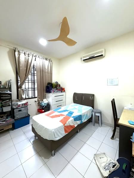 Rumah Teres 1 Tingkat untuk Dijual di Taman Seri Austin (Tebrau) - Karl Lim - Bedroom - PropertyGuru.com.my