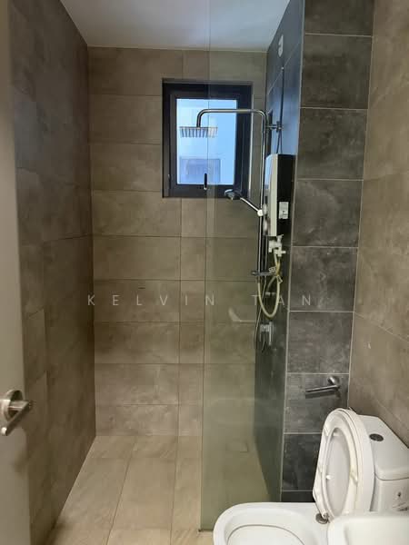 Kondominium untuk Disewa di Bennington Residences @ SkyArena - Kelvin Tan - Bathroom - PropertyGuru.com.my