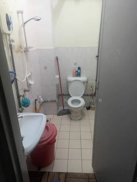 Condominium for Sale at Ridzuan Condominium - Helen Wan - Bathroom - PropertyGuru.com.my