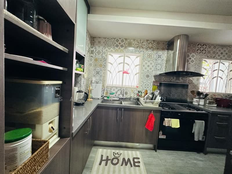 3-storey Terraced House for Sale in Laman Glenmarie (Shah Alam) - Sa'a Nordin - Kitchen - PropertyGuru.com.my