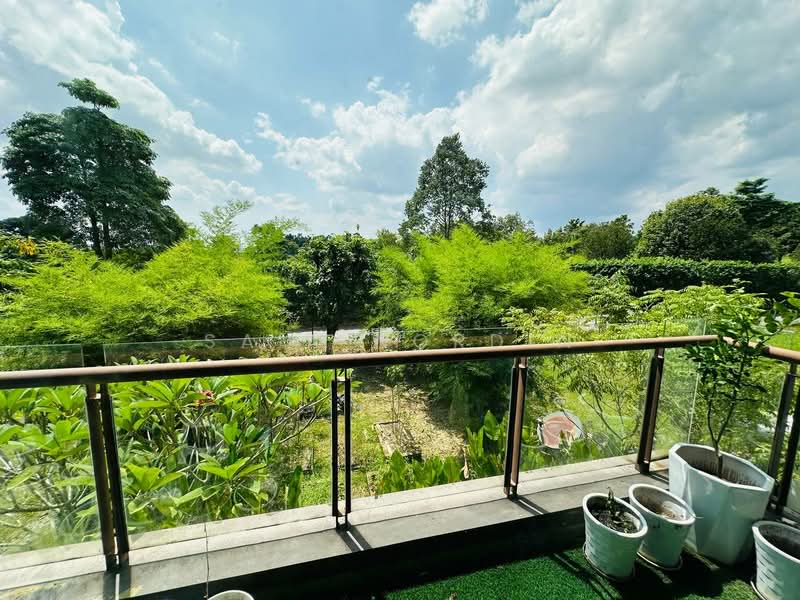 3-storey Terraced House for Sale in Laman Glenmarie (Shah Alam) - Sa'a Nordin - Balcony - PropertyGuru.com.my