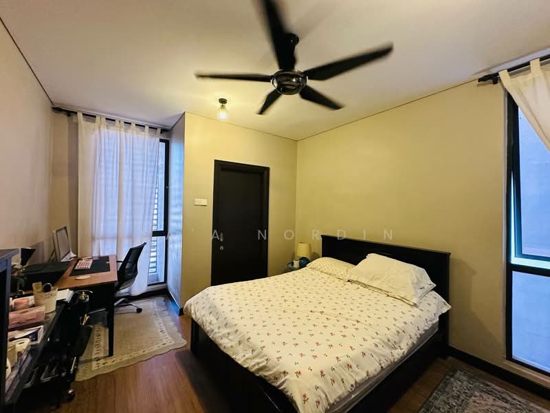 3-storey Terraced House for Sale in Laman Glenmarie (Shah Alam) - Sa'a Nordin - Bedroom - PropertyGuru.com.my