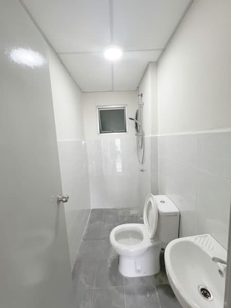 Pangsapuri untuk Disewa di Residensi Laman Sari - Pauline Chong - Bathroom - PropertyGuru.com.my