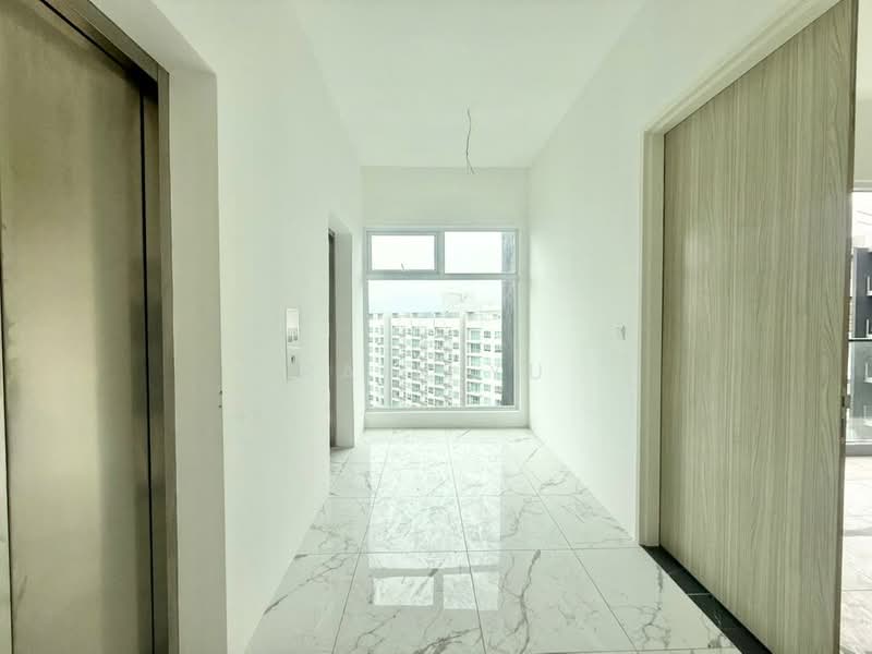 Kondominium untuk Dijual di QuayWest Residence - Rain Yu - Corridor - PropertyGuru.com.my