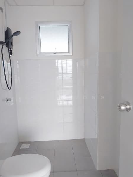Pangsapuri untuk Disewa di Residensi Laman Sari - Edwin Wong - Bathroom - PropertyGuru.com.my
