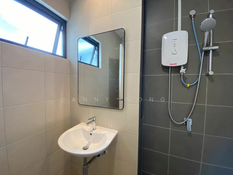 Rumah Teres 2 Tingkat untuk Disewa di Bandar Gamuda Gardens (Rawang) - Danny Wong - Bathroom - PropertyGuru.com.my