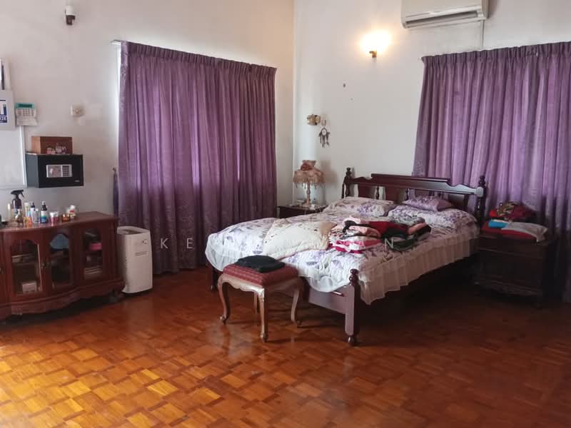 Rumah Banglo untuk Dijual di Taman Bukit Pantai (Bangsar) - Kelvin Tan - Bedroom - PropertyGuru.com.my