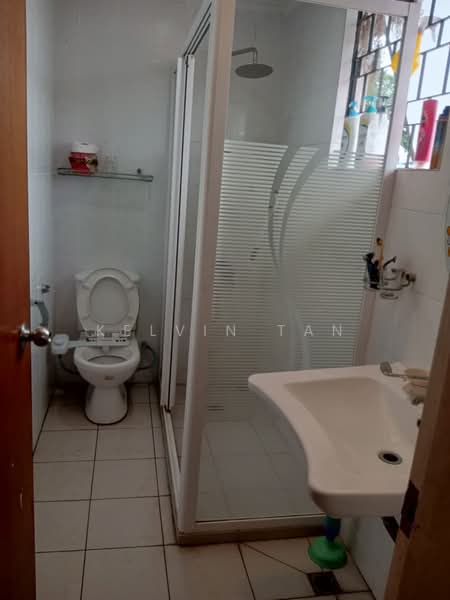 Rumah Banglo untuk Dijual di Taman Bukit Pantai (Bangsar) - Kelvin Tan - Bathroom - PropertyGuru.com.my