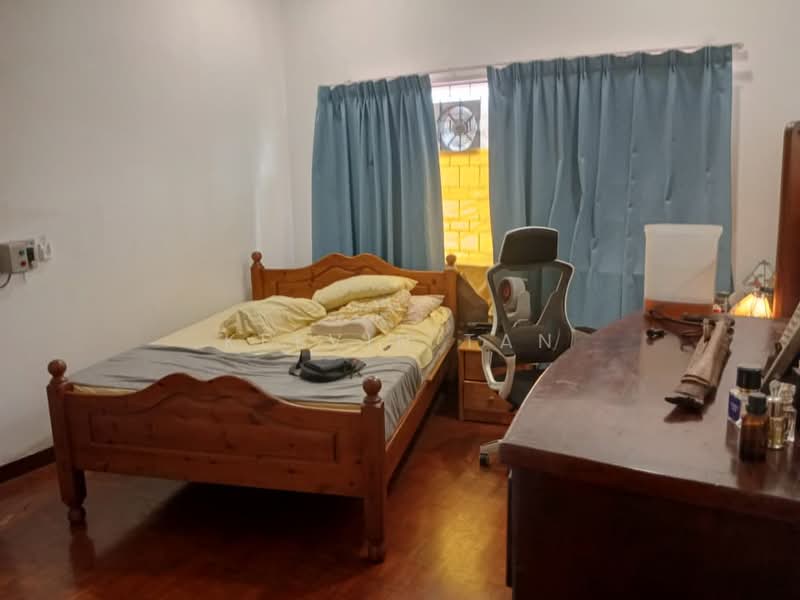Rumah Banglo untuk Dijual di Taman Bukit Pantai (Bangsar) - Kelvin Tan - Bedroom - PropertyGuru.com.my