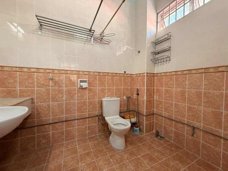2-storey Terraced House for Sale in Tanjung Bungah (Penang) - Ashley Tan - Bathroom - PropertyGuru.com.my