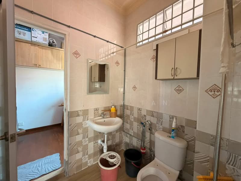 2-storey Terraced House for Sale in Tanjung Bungah (Penang) - Ashley Tan - Bathroom - PropertyGuru.com.my