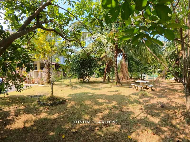 Semi-Detached House for Sale in Putrajaya (Putrajaya) - Hasliza Hassan - Garden - PropertyGuru.com.my