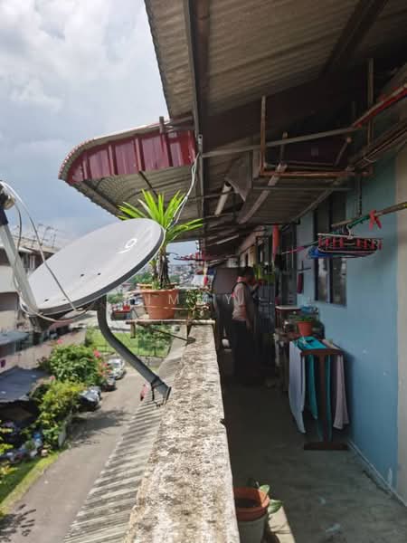 Rumah Flat untuk Dijual di Flat Taman Ungku Tun Aminah - Jimmy . - Balcony - PropertyGuru.com.my