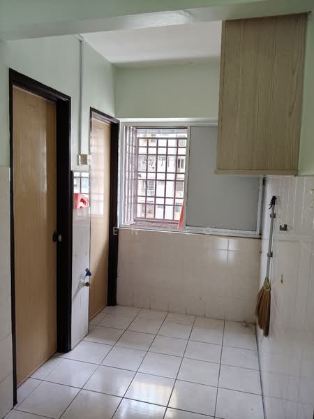 Pangsapuri untuk Dijual di Desa Indah Block 33 - Pen Teo - PropertyGuru.com.my