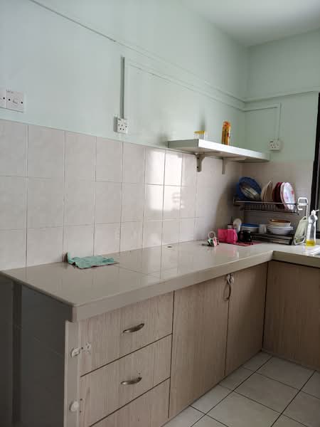 Pangsapuri untuk Dijual di Desa Indah Block 33 - Pen Teo - PropertyGuru.com.my