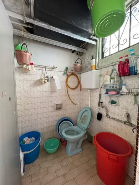 Rumah Flat untuk Dijual di Flat Taman Ungku Tun Aminah - Jin Teok - Bathroom - PropertyGuru.com.my