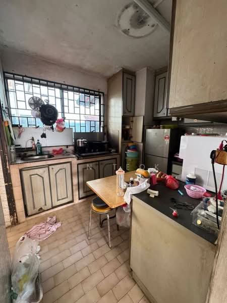 Rumah Flat untuk Dijual di Flat Taman Ungku Tun Aminah - Jin Teok - Kitchen - PropertyGuru.com.my