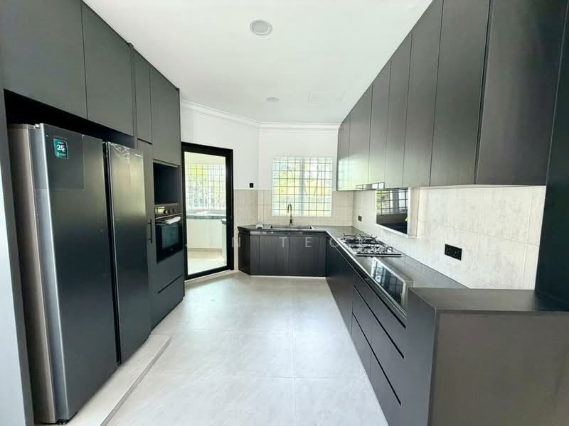 Rumah Banglo untuk Disewa di Leisure Farm (Gelang Patah) - Jin Teok - Kitchen - PropertyGuru.com.my