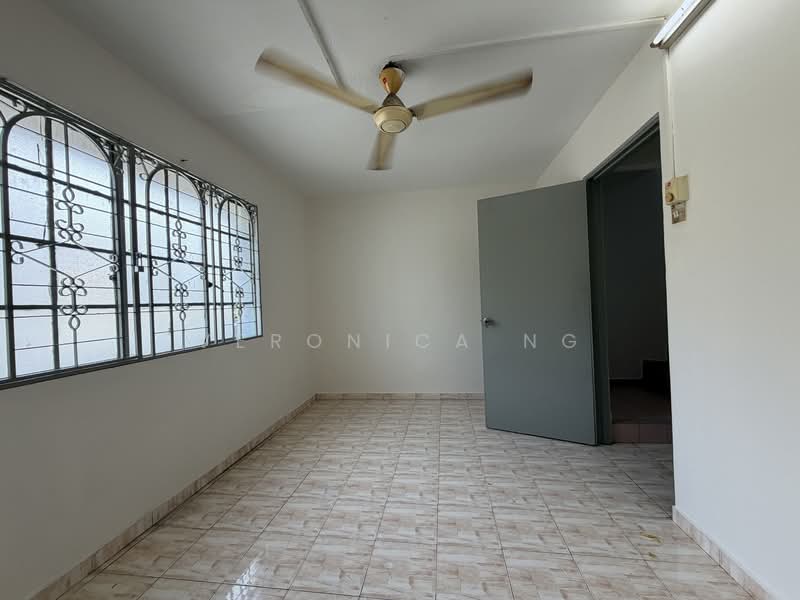 2.5-storey Terraced House for Sale in Taman Putra (Ampang) - Veronica Ng - PropertyGuru.com.my