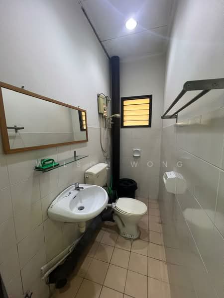 Condominium for Rent at Indah Condominium - Wilson Wong - Bathroom - PropertyGuru.com.my