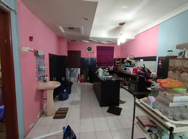 Rumah Teres 2 Tingkat untuk Dijual di Bandar Saujana Putra (Tanjong Duabelas) - Ashraff Daniel - Kitchen - PropertyGuru.com.my