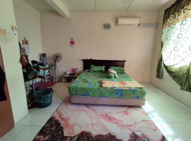 Rumah Teres 2 Tingkat untuk Dijual di Bandar Saujana Putra (Tanjong Duabelas) - Ashraff Daniel - Bedroom - PropertyGuru.com.my
