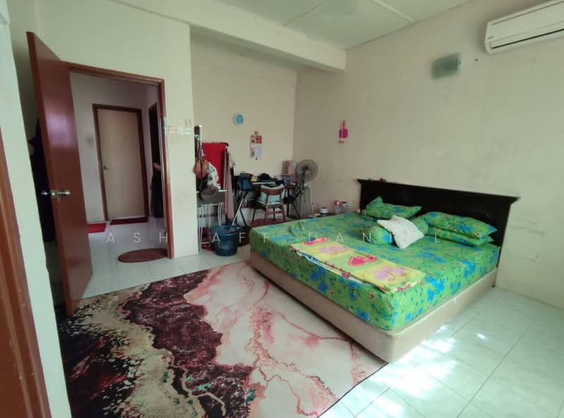 Rumah Teres 2 Tingkat untuk Dijual di Bandar Saujana Putra (Tanjong Duabelas) - Ashraff Daniel - Bedroom - PropertyGuru.com.my