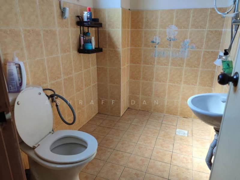 Rumah Teres 2 Tingkat untuk Dijual di Bandar Saujana Putra (Tanjong Duabelas) - Ashraff Daniel - Bathroom - PropertyGuru.com.my