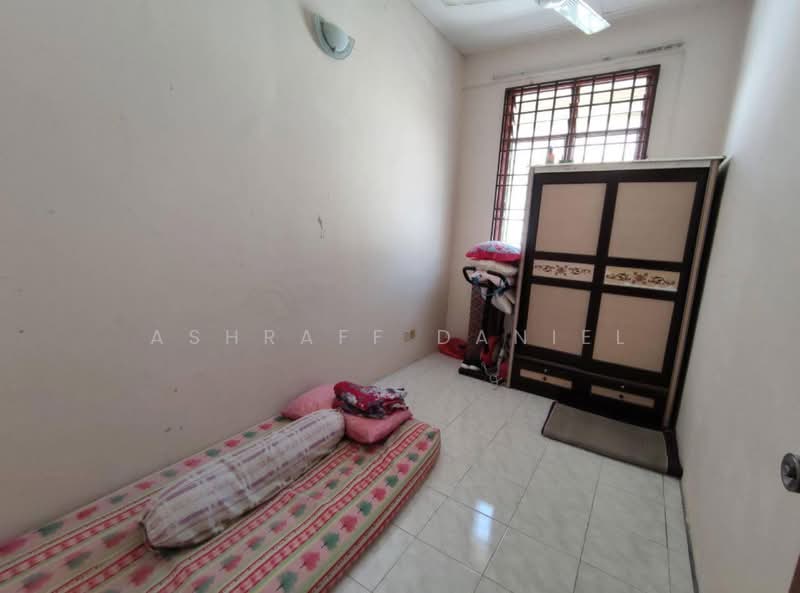 Rumah Teres 2 Tingkat untuk Dijual di Bandar Saujana Putra (Tanjong Duabelas) - Ashraff Daniel - Bedroom - PropertyGuru.com.my