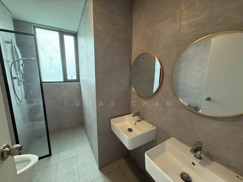 Servis Apartment untuk Disewa di Cubic Botanical - Lucas Chan - Bathroom - PropertyGuru.com.my