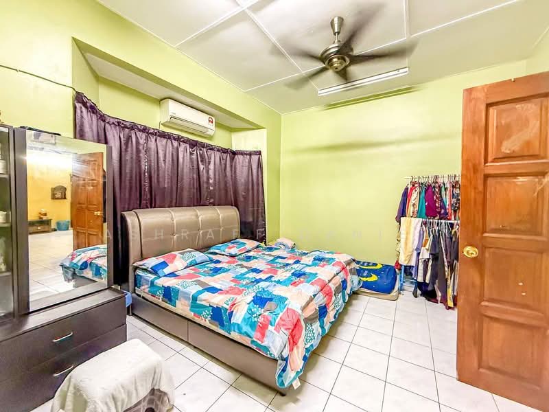 2-storey Terraced House for Sale in Seksyen 25 (Shah Alam) - Ashraff Daniel - Bedroom - PropertyGuru.com.my