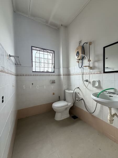 2-storey Terraced House for Rent in Kajang Prima (Kajang) - Sicky Chow - Bathroom - PropertyGuru.com.my