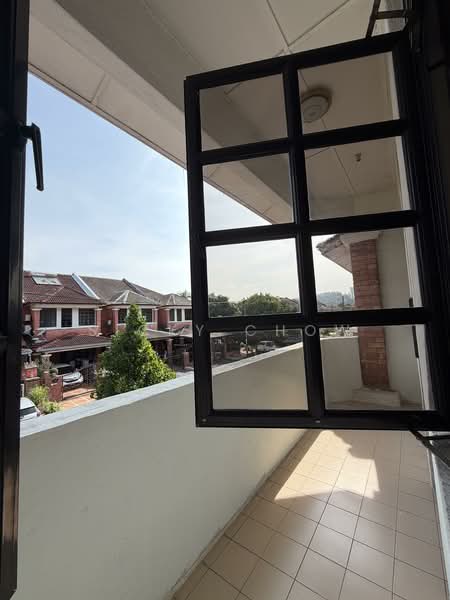 Rumah Teres 2 Tingkat untuk Disewa di Bukit Sungai Long 2 (Bandar Sungai Long) - Sicky Chow - Balcony - PropertyGuru.com.my