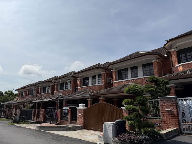 Rumah Teres 2 Tingkat untuk Disewa di Bukit Sungai Long 2 (Bandar Sungai Long) - Sicky Chow - Exterior - PropertyGuru.com.my