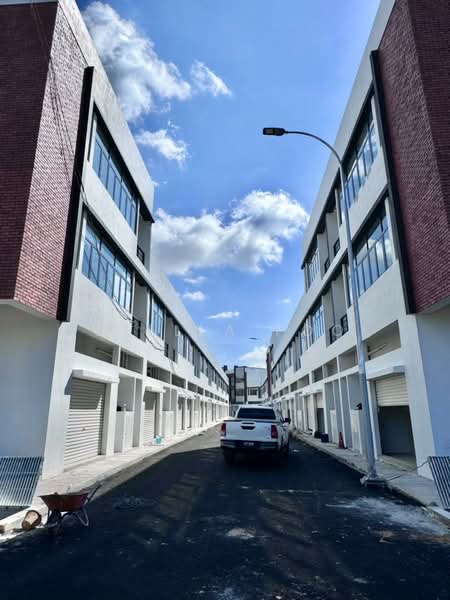 Shop for Rent in Bandar Gamuda Cove (Dengkil) - Stella Foo - Exterior - PropertyGuru.com.my