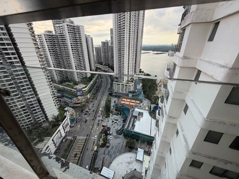 Kondominium untuk Dijual di Royal Strand @ Country Garden Danga Bay - See Hon Tay - PropertyGuru.com.my