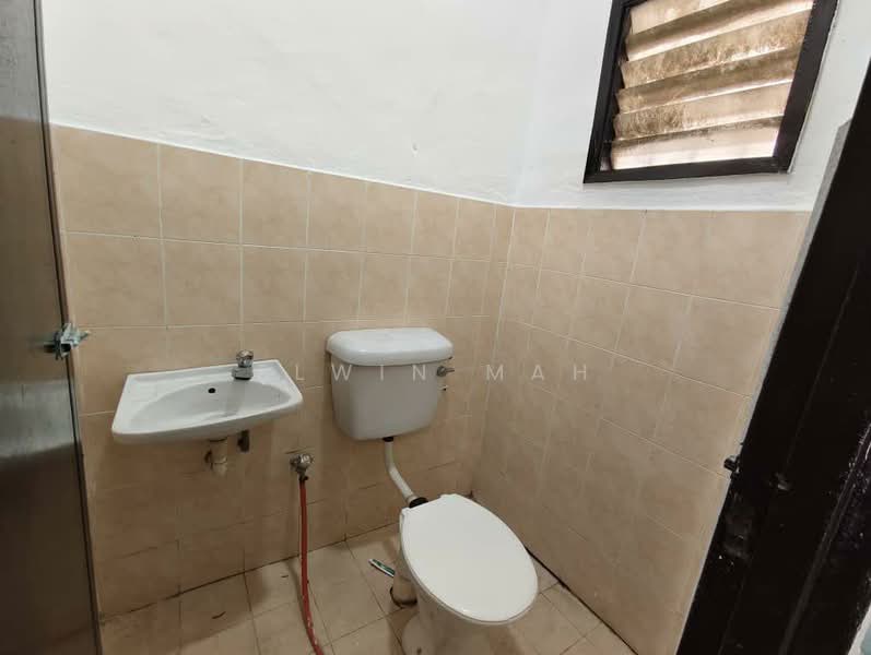Rumah Teres 2 Tingkat untuk Dijual di Bandar Tasik Puteri (Rawang) - Elwin Mah - Bathroom - PropertyGuru.com.my