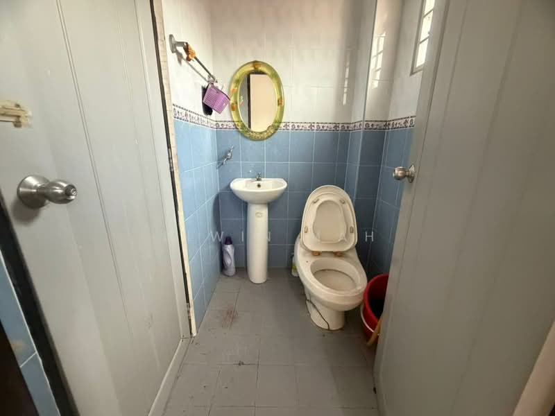 2-storey Terraced House for Sale in Rawang Perdana 2 (Rawang) - Elwin Mah - Bathroom - PropertyGuru.com.my