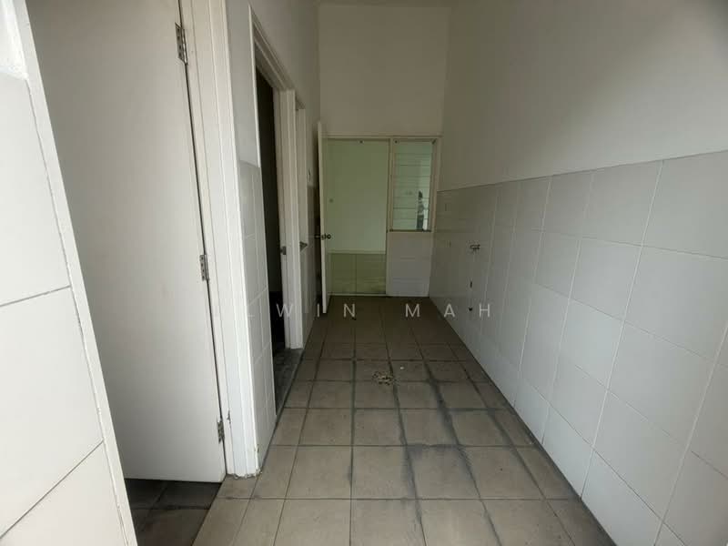 3-storey Terraced House for Sale in Bandar Country Homes (Rawang) - Elwin Mah - Corridor - PropertyGuru.com.my