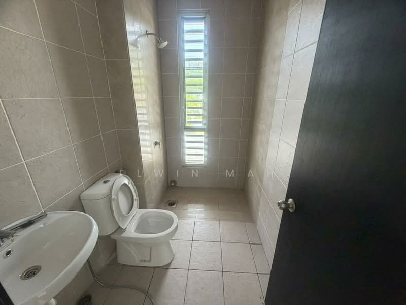 3-storey Terraced House for Sale in Bandar Country Homes (Rawang) - Elwin Mah - Bathroom - PropertyGuru.com.my