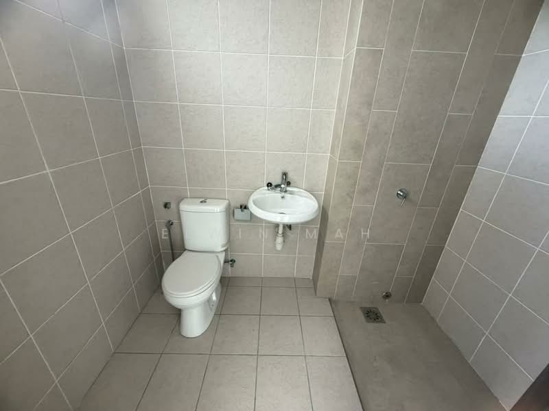 3-storey Terraced House for Sale in Bandar Country Homes (Rawang) - Elwin Mah - Bathroom - PropertyGuru.com.my