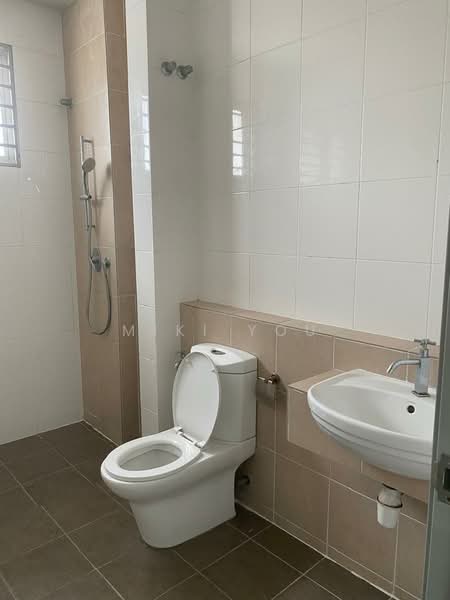 Rumah Teres 2 Tingkat untuk Dijual di Kota Kemuning (Shah Alam) - Miki You - Bathroom - PropertyGuru.com.my